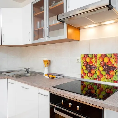 Ana-marija Apartman *